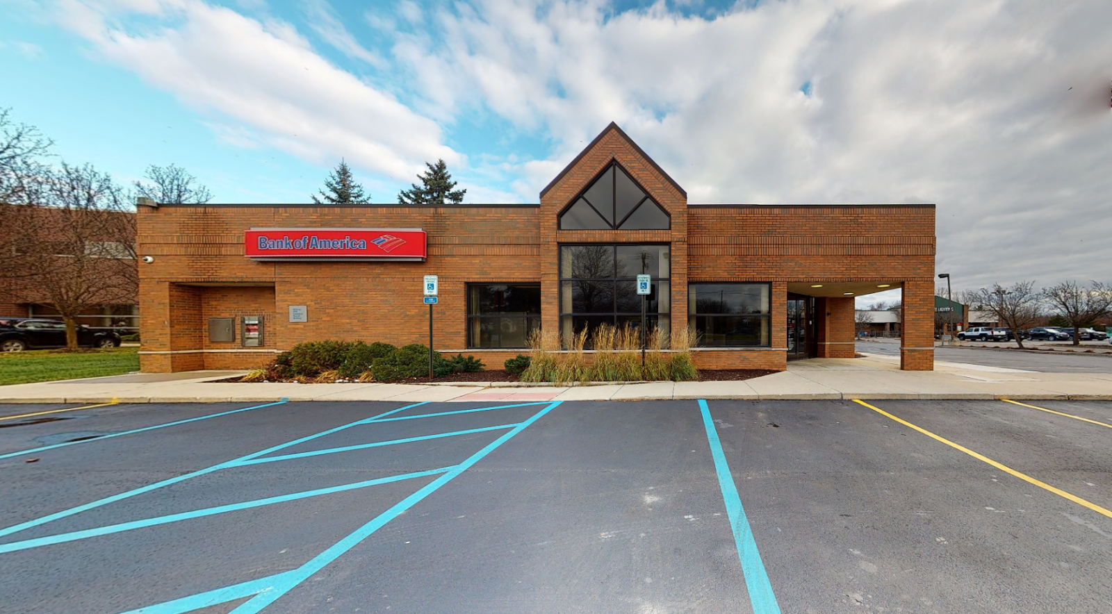 Bank of America (with Drive-thru ATM) in Lake Orion