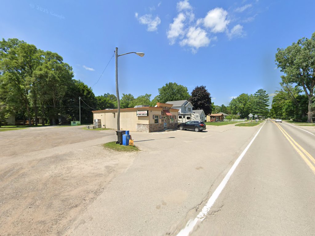 Country Lake Market in Lake Orion
