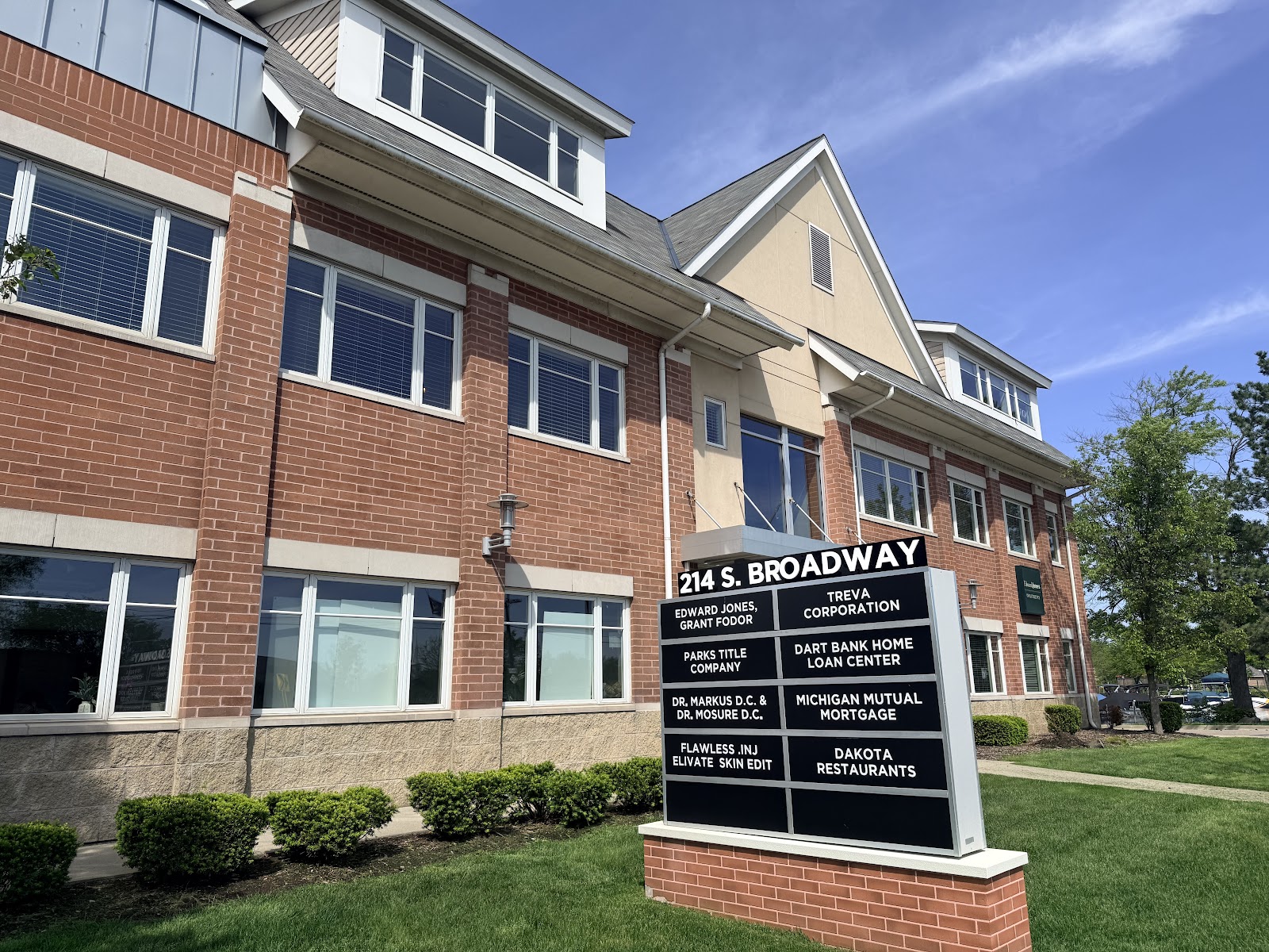 Dart Bank Home Loan Center in Lake Orion