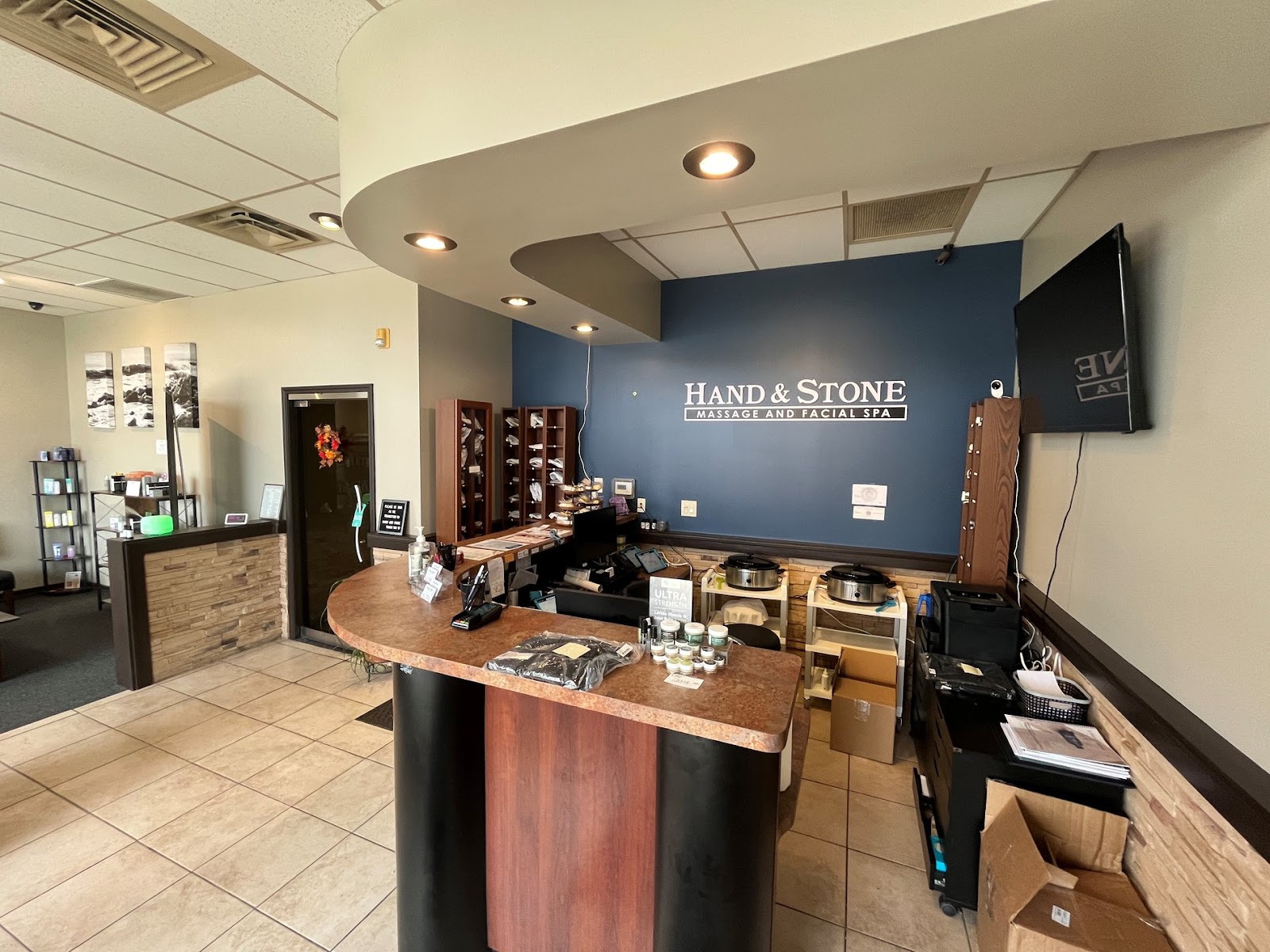 Hand & Stone Massage and Facial Spa in Lake Orion