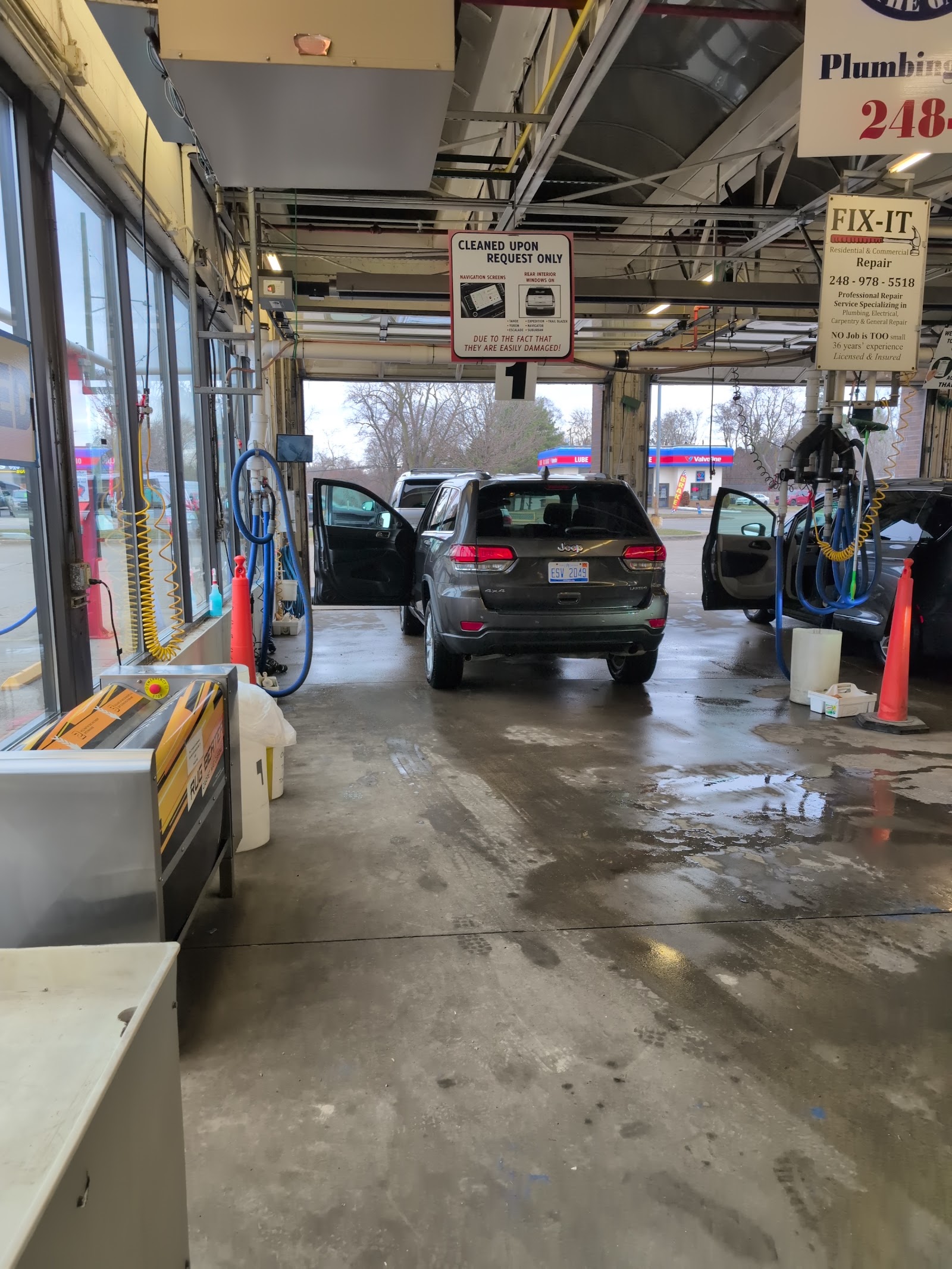 Mr. C's Car Wash in Lake Orion